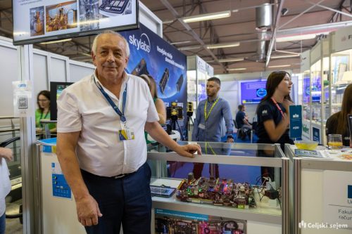 RD2 4130-Rok-Dezelak-RD2.si 