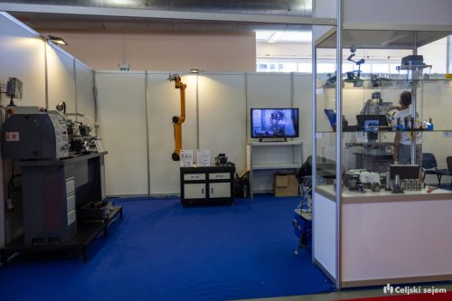 RD2 4184-Rok-Dezelak-RD2.si 