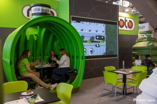 RD2 4215-Rok-Dezelak-RD2.si 