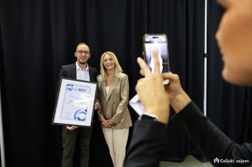 RD2 4338-Rok-Dezelak-RD2.si 