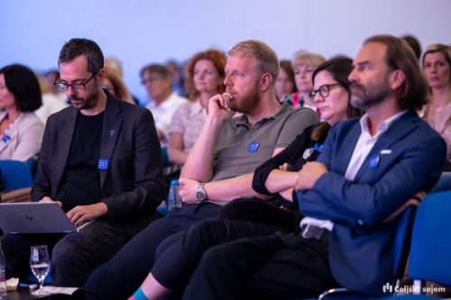 RD2 8069-Rok-Dezelak-RD2.si 