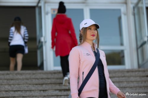 RD2 8144-Rok-Dezelak-RD2.si 