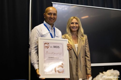 RD2 8274-Rok-Dezelak-RD2.si 