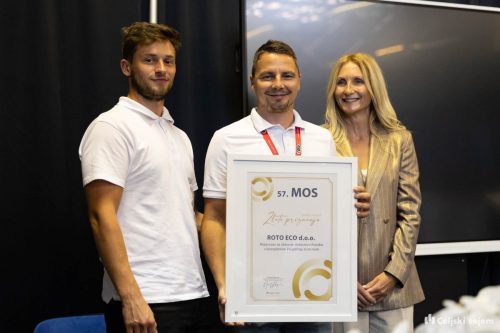 RD2 8313-Rok-Dezelak-RD2.si 