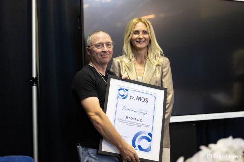 RD2 8342-Rok-Dezelak-RD2.si 