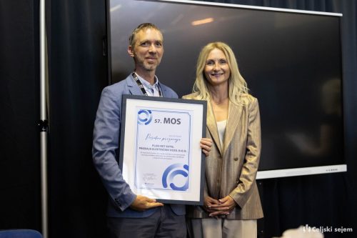 RD2 8363-Rok-Dezelak-RD2.si 