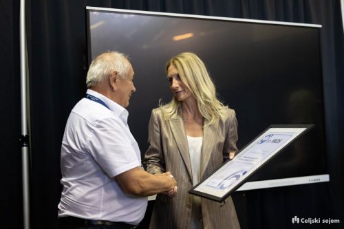 RD2 8384-Rok-Dezelak-RD2.si 