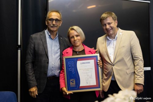 RD2 8450-Rok-Dezelak-RD2.si 