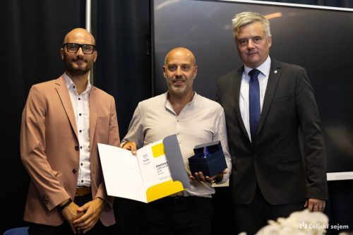 RD2 8490-Rok-Dezelak-RD2.si 