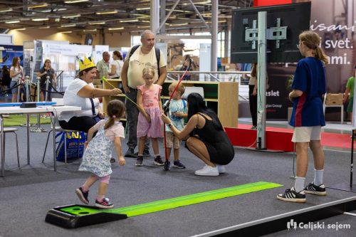 ARK 8471-Rok-Dezelak-RD2.si 