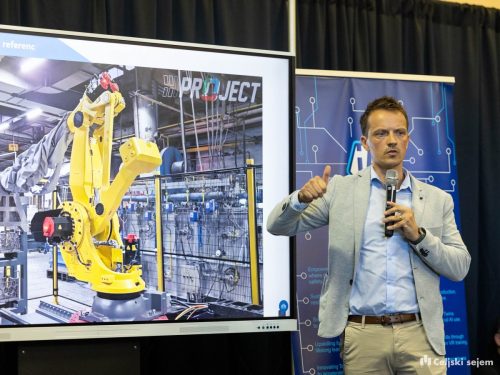 RD2 8027-Rok-Dezelak-RD2.si 