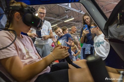 RD2 4495-Rok-Dezelak-RD2.si 