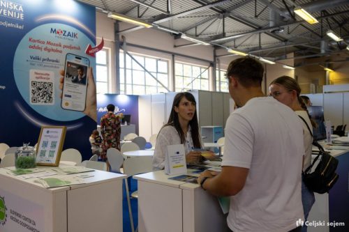 RD2 4513-Rok-Dezelak-RD2.si 