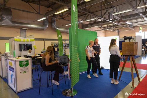 RD2 4524-Rok-Dezelak-RD2.si 