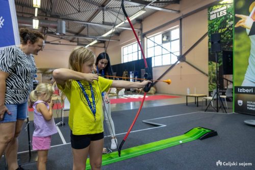 RD2 4527-Rok-Dezelak-RD2.si 