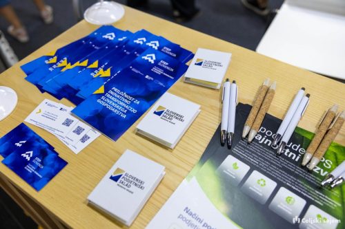 RD2 4542-Rok-Dezelak-RD2.si 