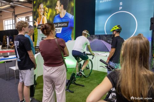 RD2 4544-Rok-Dezelak-RD2.si 