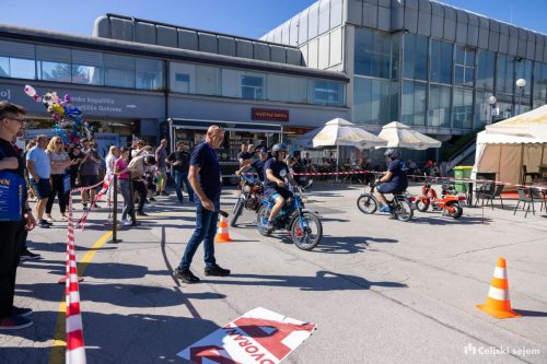 RD2 4556-Rok-Dezelak-RD2.si 