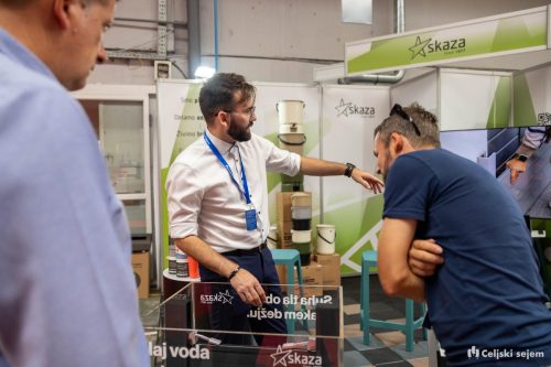 RD2 4652-Rok-Dezelak-RD2.si 