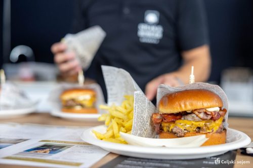 RD2 4670-Rok-Dezelak-RD2.si 