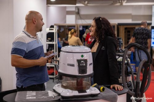 RD2 4792-Rok-Dezelak-RD2.si 