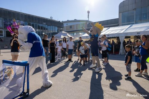 RD2 4839-Rok-Dezelak-RD2.si 