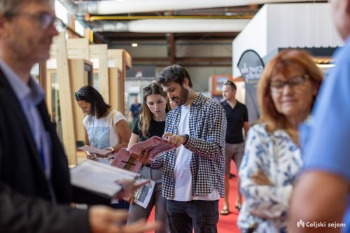 RD2 8544-Rok-Dezelak-RD2.si 