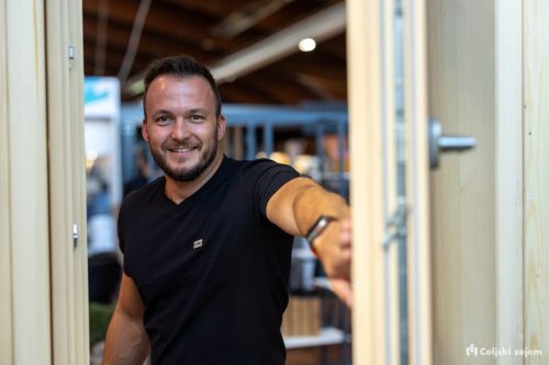 RD2 8553-Rok-Dezelak-RD2.si 