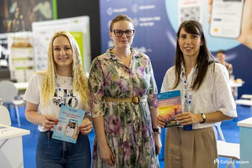 RD2 8621-Rok-Dezelak-RD2.si 