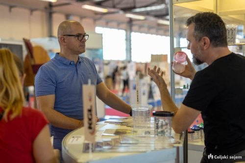 RD2 8639-Rok-Dezelak-RD2.si 