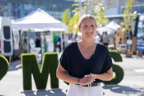 RD2 8703-Rok-Dezelak-RD2.si 